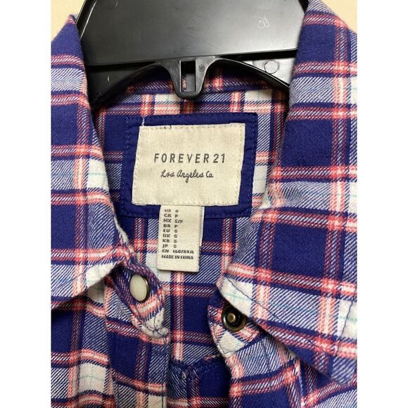 Forever21 flannel shirt with pearl snap buttons - Picture 3 of 5